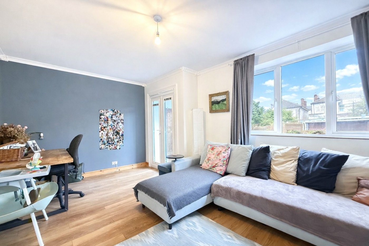 2 bedroom property for sale in London | Robinson Jackson