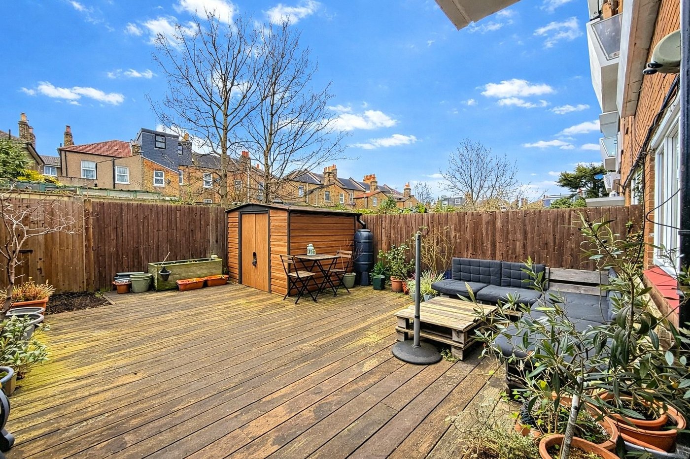 2 bedroom property for sale in London | Robinson Jackson