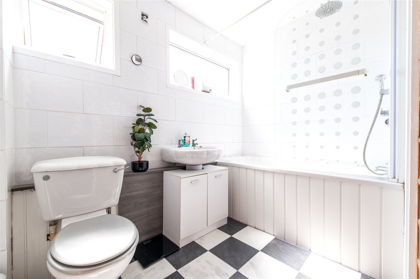 2 bedroom house for sale in Gravesend | Robinson Michael & Jackson