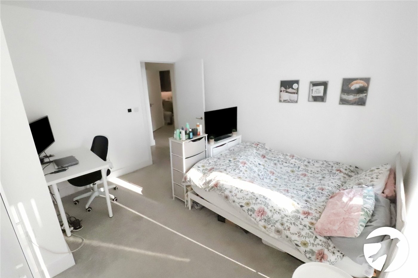 2 bedroom property for sale in London | Robinson Jackson