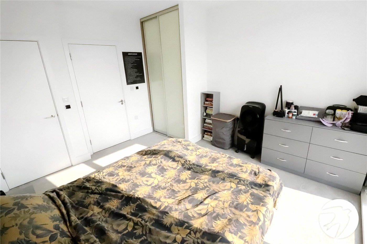 2 bedroom property for sale in London | Robinson Jackson