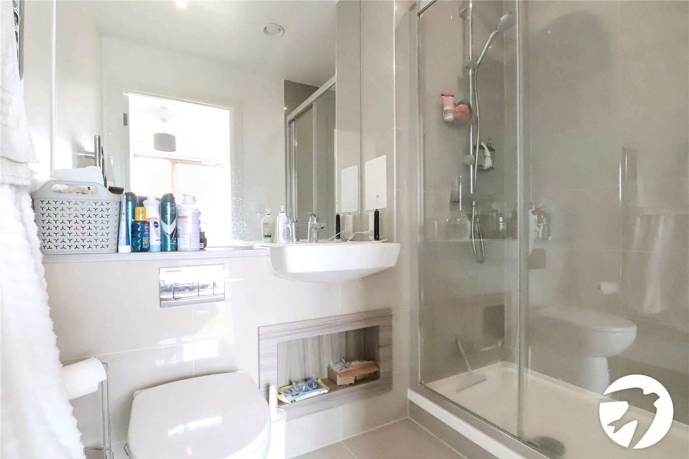 2 bedroom property for sale in London | Robinson Jackson