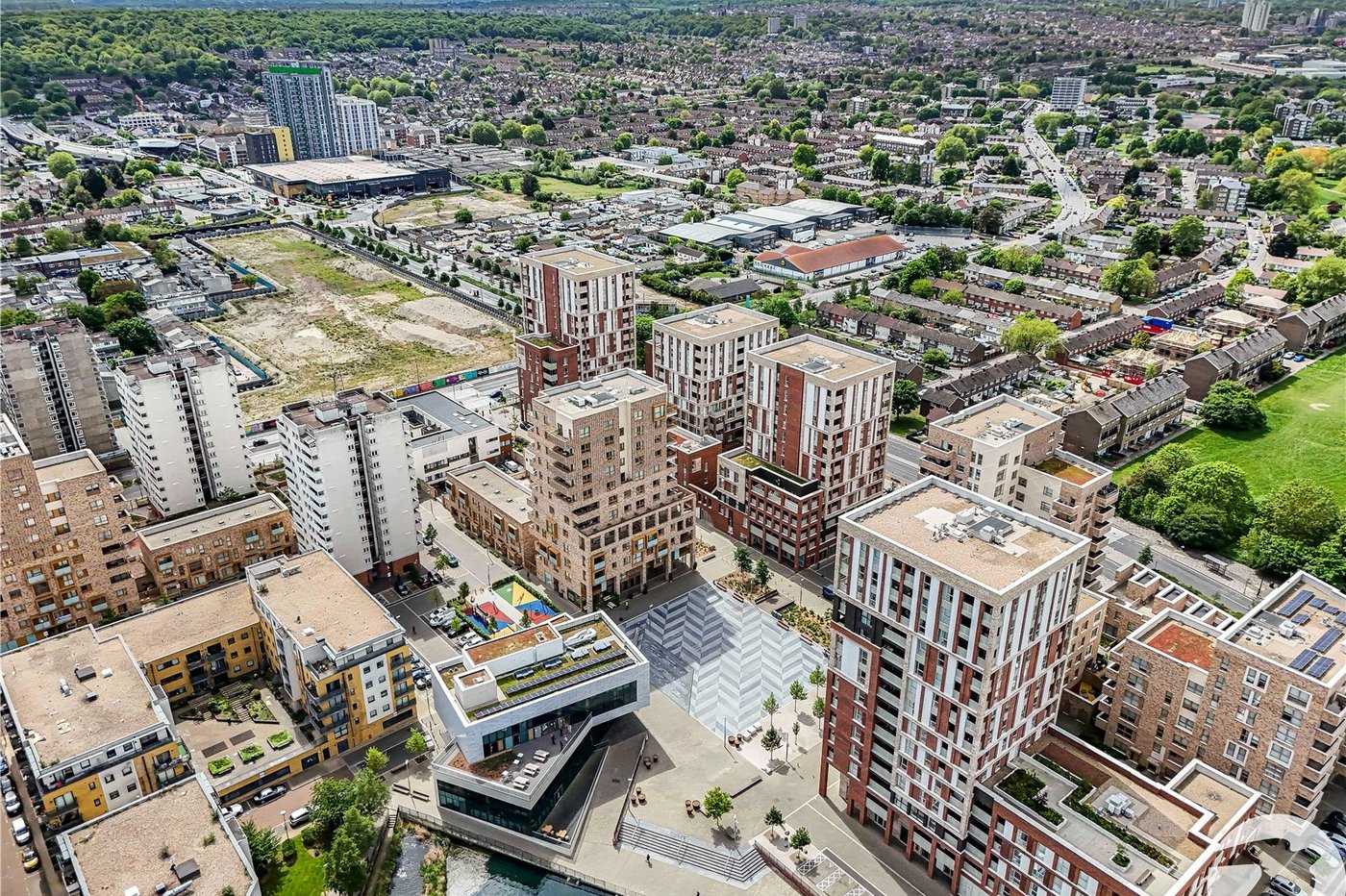 2 bedroom property for sale in London | Robinson Jackson