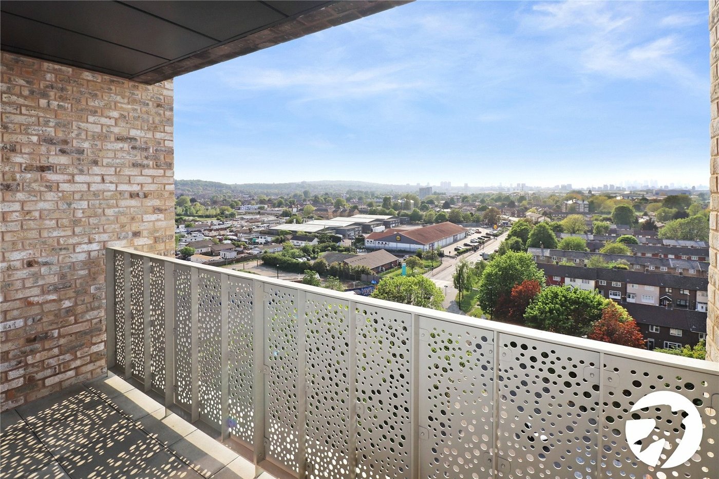 2 bedroom property for sale in London | Robinson Jackson