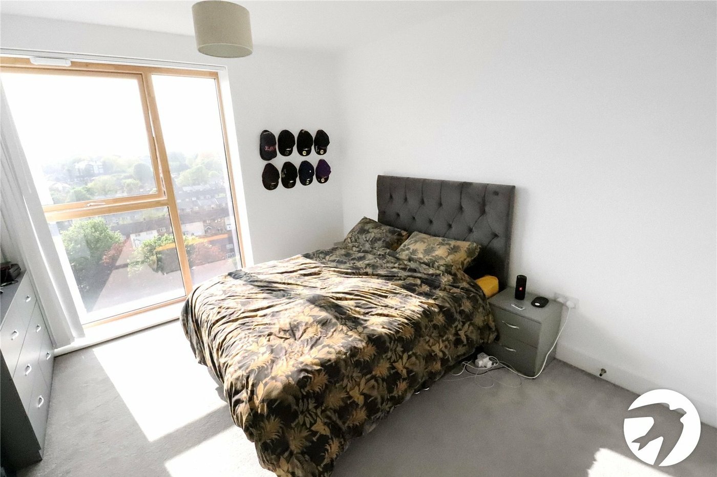 2 bedroom property for sale in London | Robinson Jackson