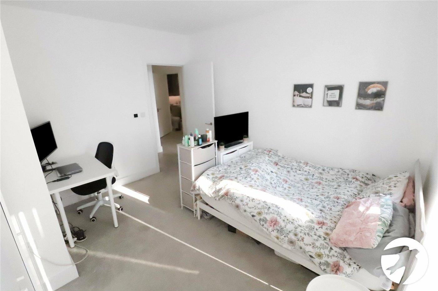 2 bedroom property for sale in London | Robinson Jackson