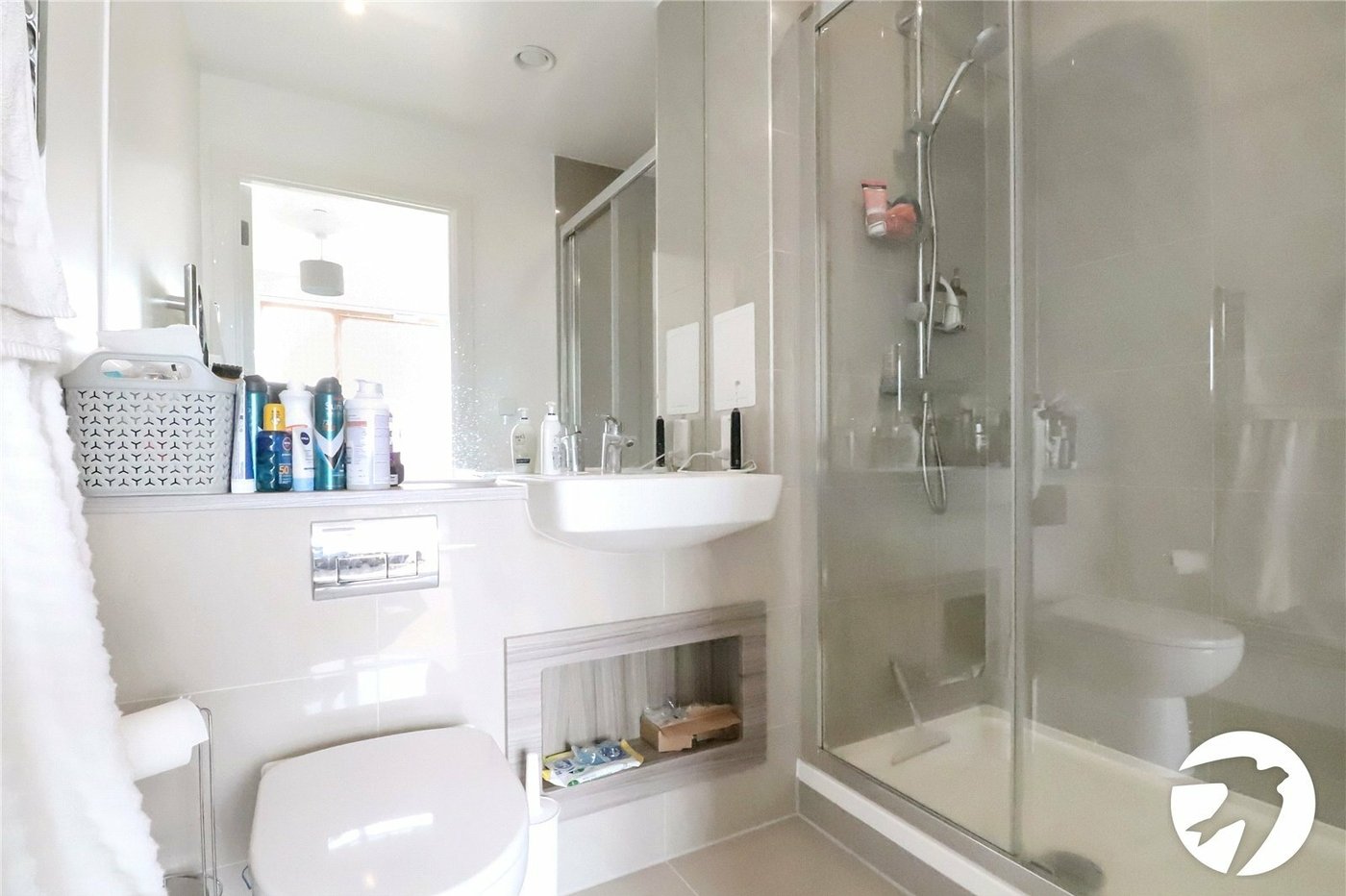 2 bedroom property for sale in London | Robinson Jackson
