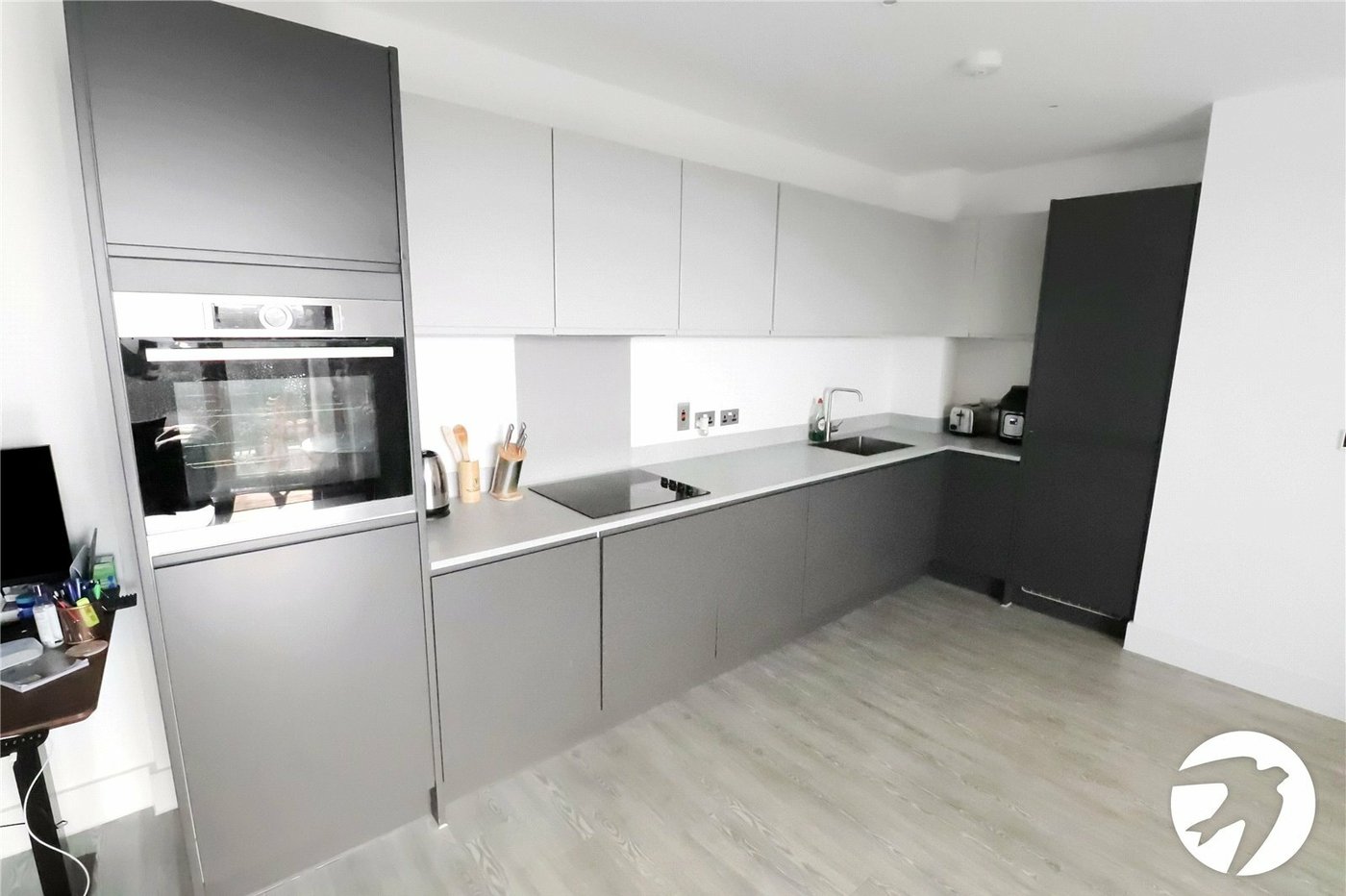 2 bedroom property for sale in London | Robinson Jackson