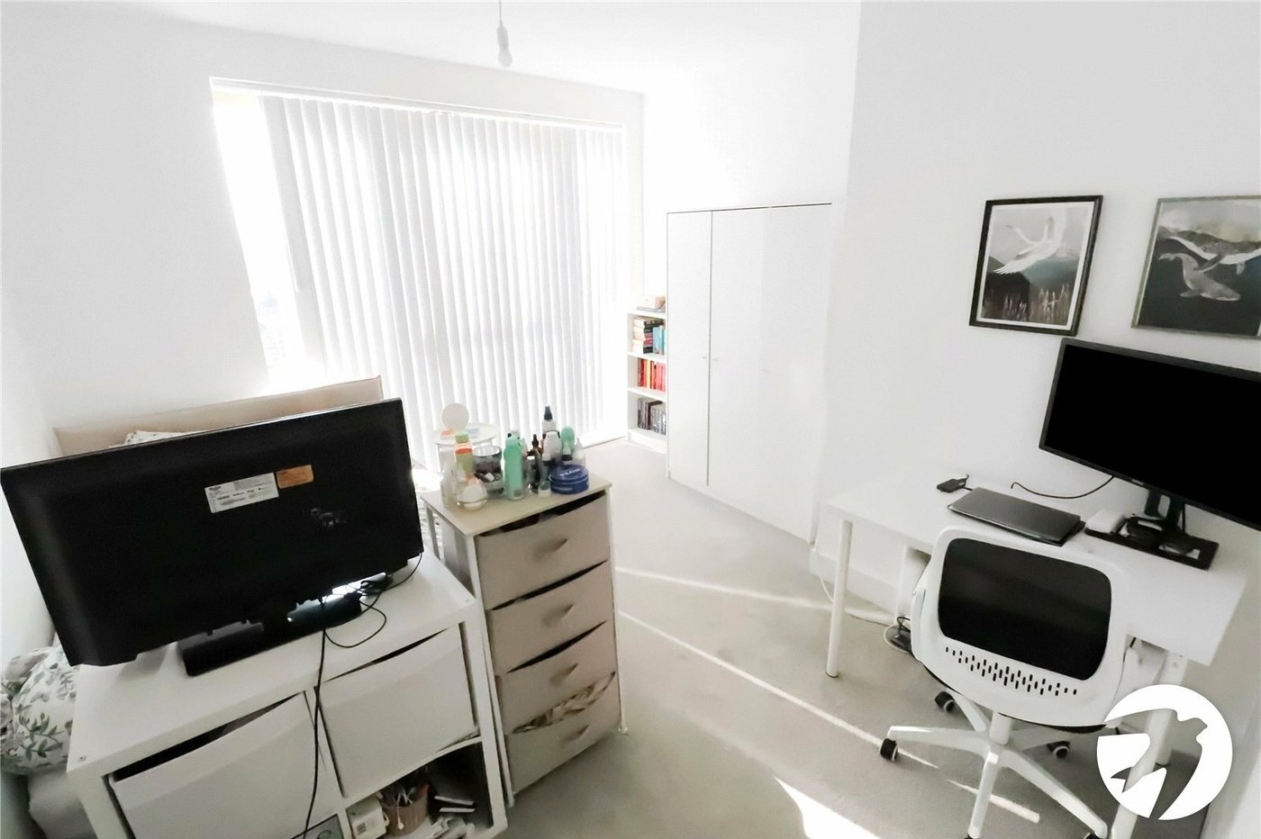 2 bedroom property for sale in London | Robinson Jackson