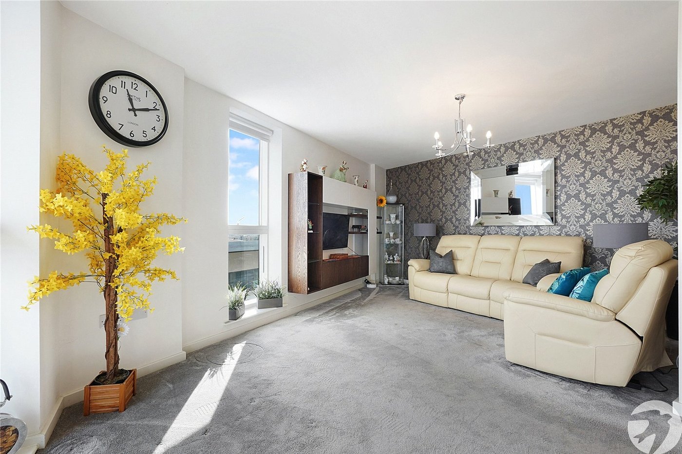 2 bedroom property for sale in Greenhithe | Robinson Jackson