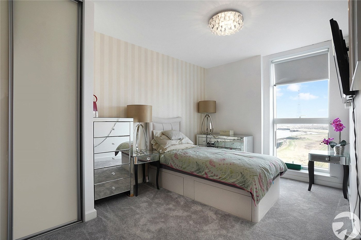 2 bedroom property for sale in Greenhithe | Robinson Jackson