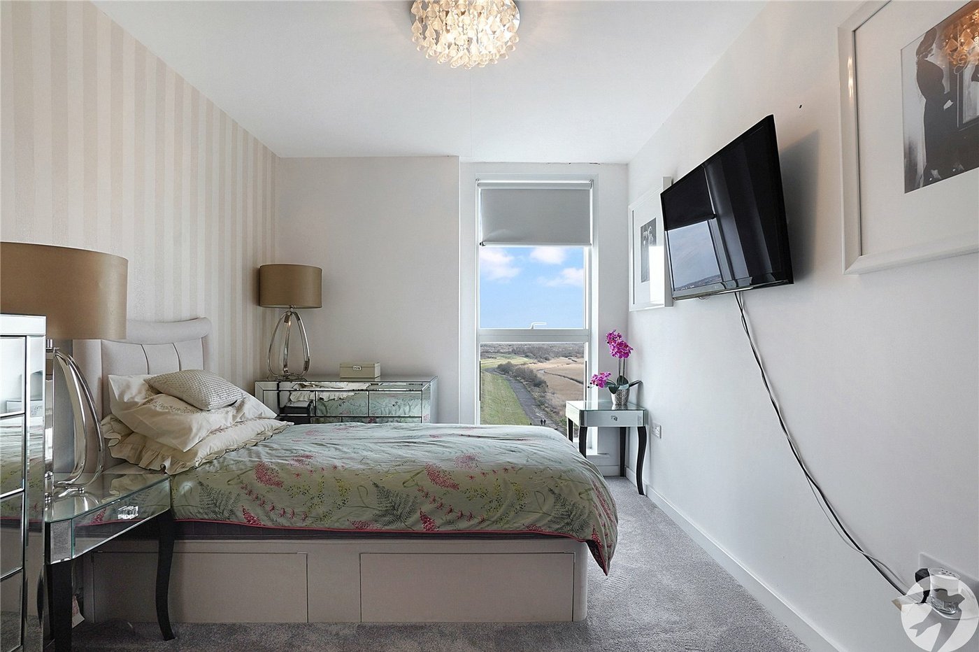 2 bedroom property for sale in Greenhithe | Robinson Jackson