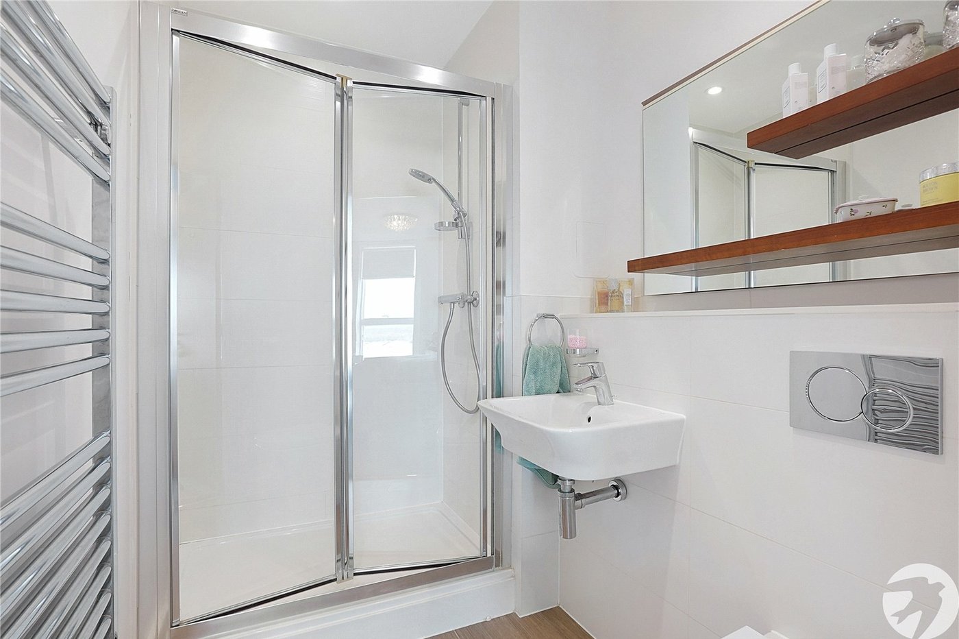 2 bedroom property for sale in Greenhithe | Robinson Jackson