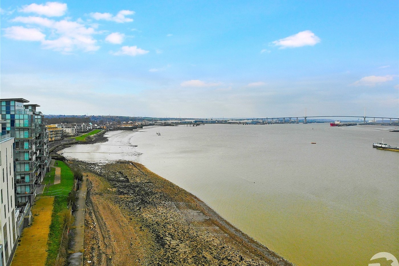 2 bedroom property for sale in Greenhithe | Robinson Jackson