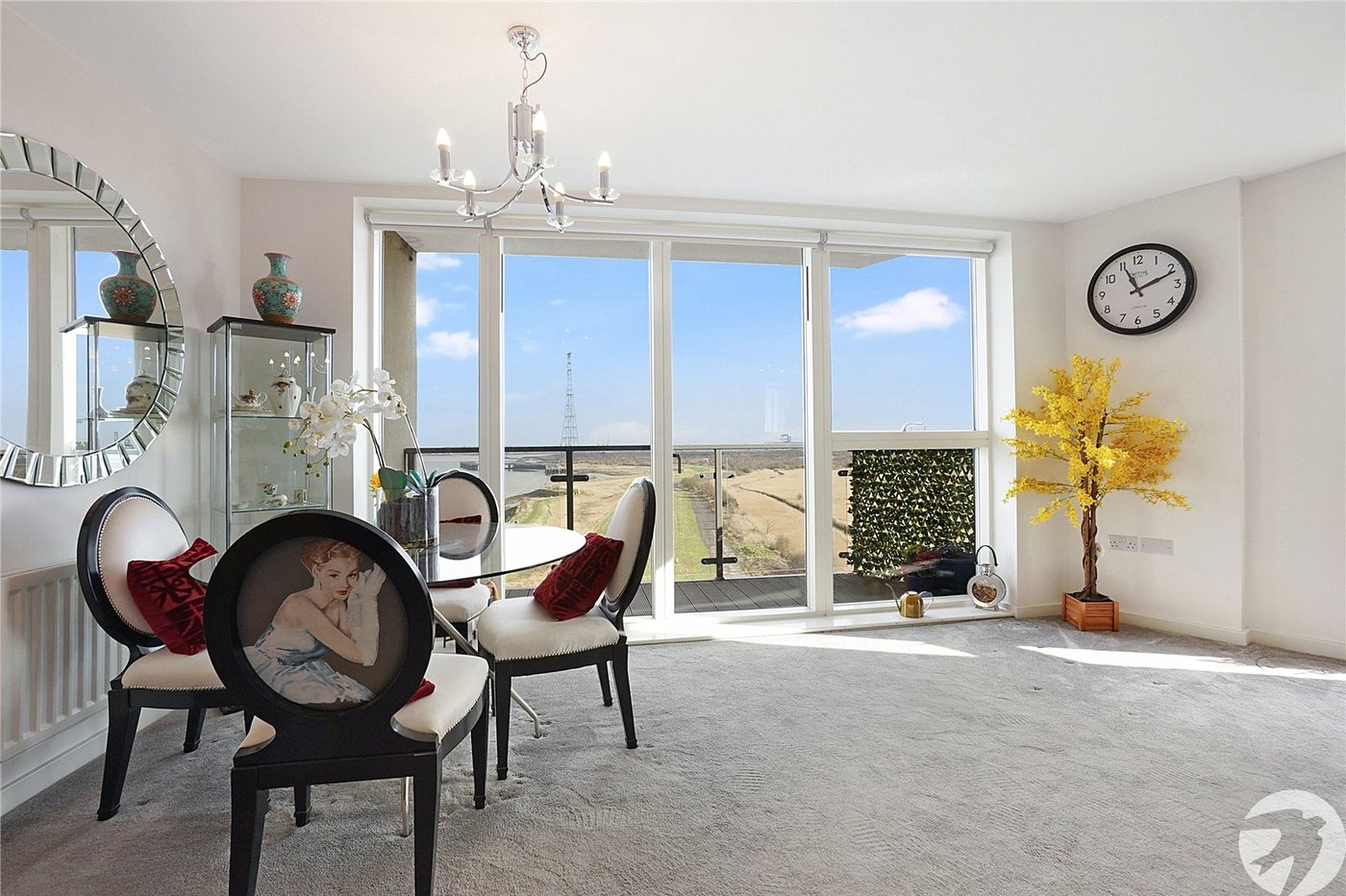 2 bedroom property for sale in Greenhithe | Robinson Jackson