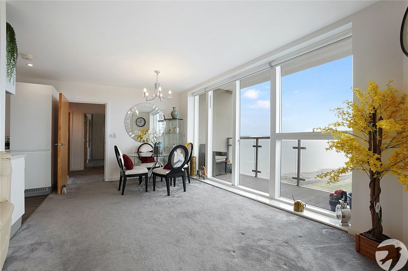 2 bedroom property for sale in Greenhithe | Robinson Jackson