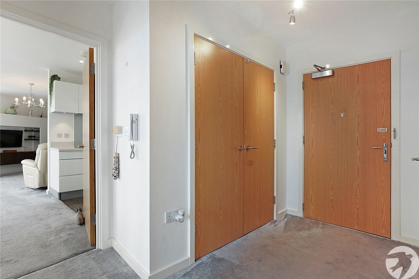 2 bedroom property for sale in Greenhithe | Robinson Jackson