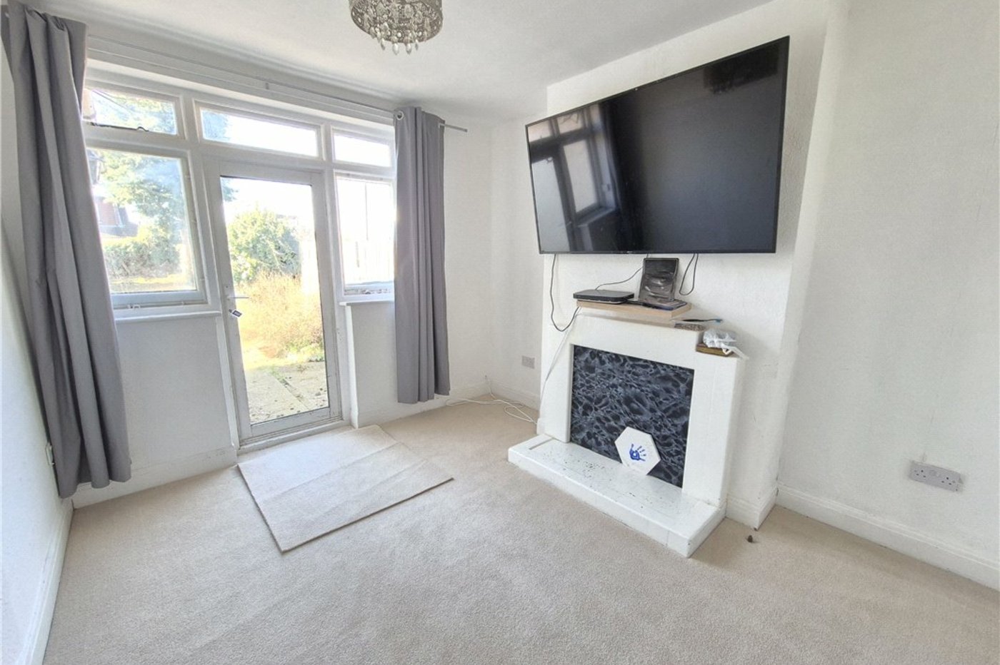 2 bedroom bungalow for sale in Orpington | Robinson Jackson