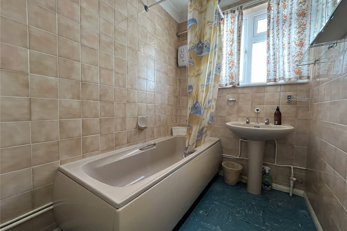 3 bedroom bungalow for sale in Chatham | Robinson Michael & Jackson