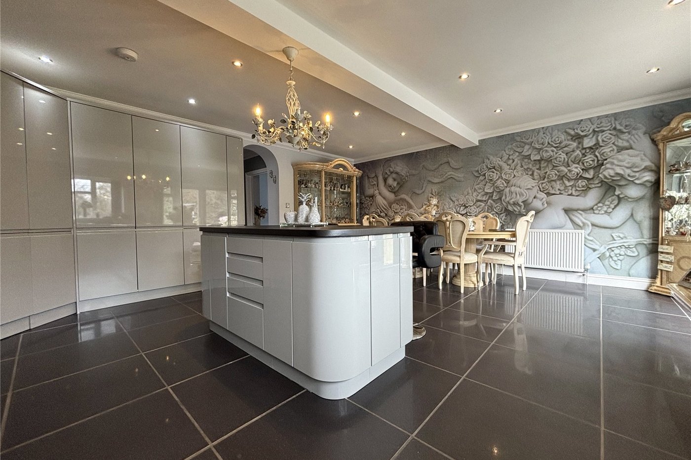 2 bedroom bungalow for sale in Walderslade | Robinson Michael & Jackson