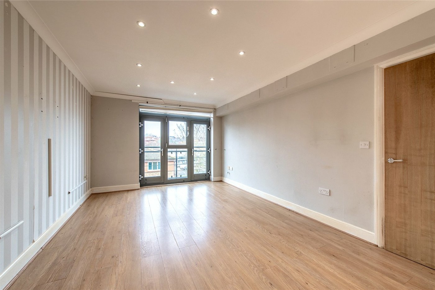 1 bedroom property for sale in Hart Street | Robinson Michael & Jackson