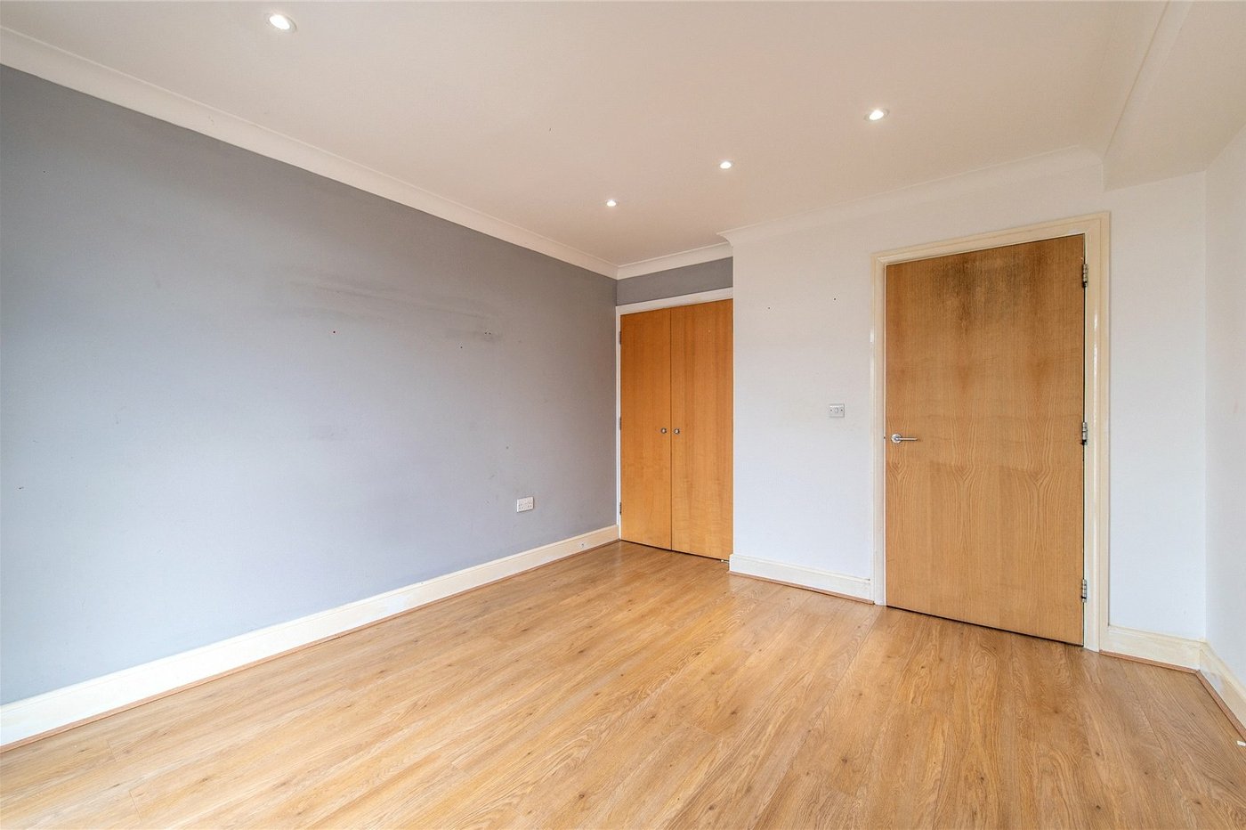 1 bedroom property for sale in Hart Street | Robinson Michael & Jackson