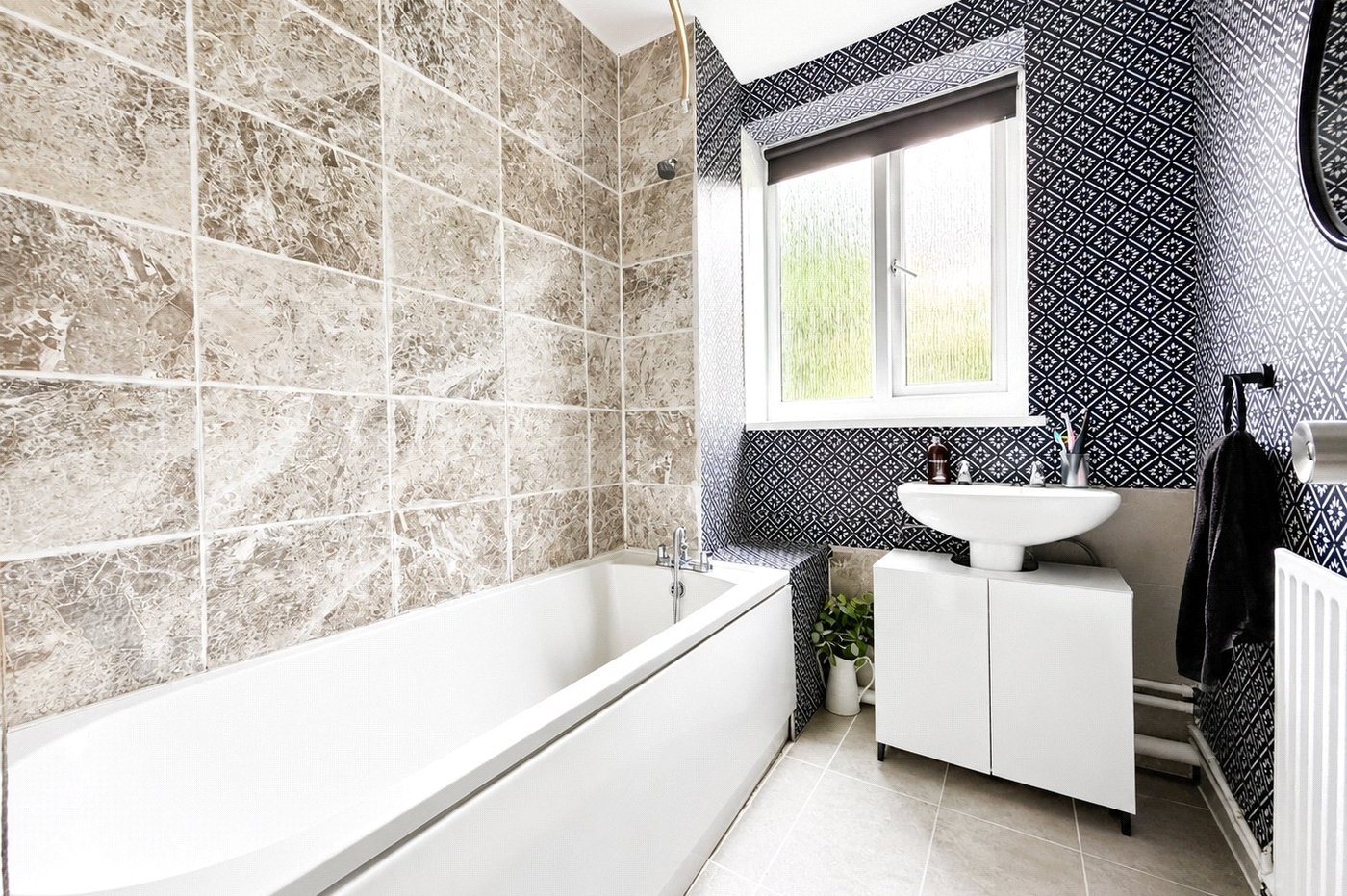 2 bedroom property for sale in London | Robinson Jackson