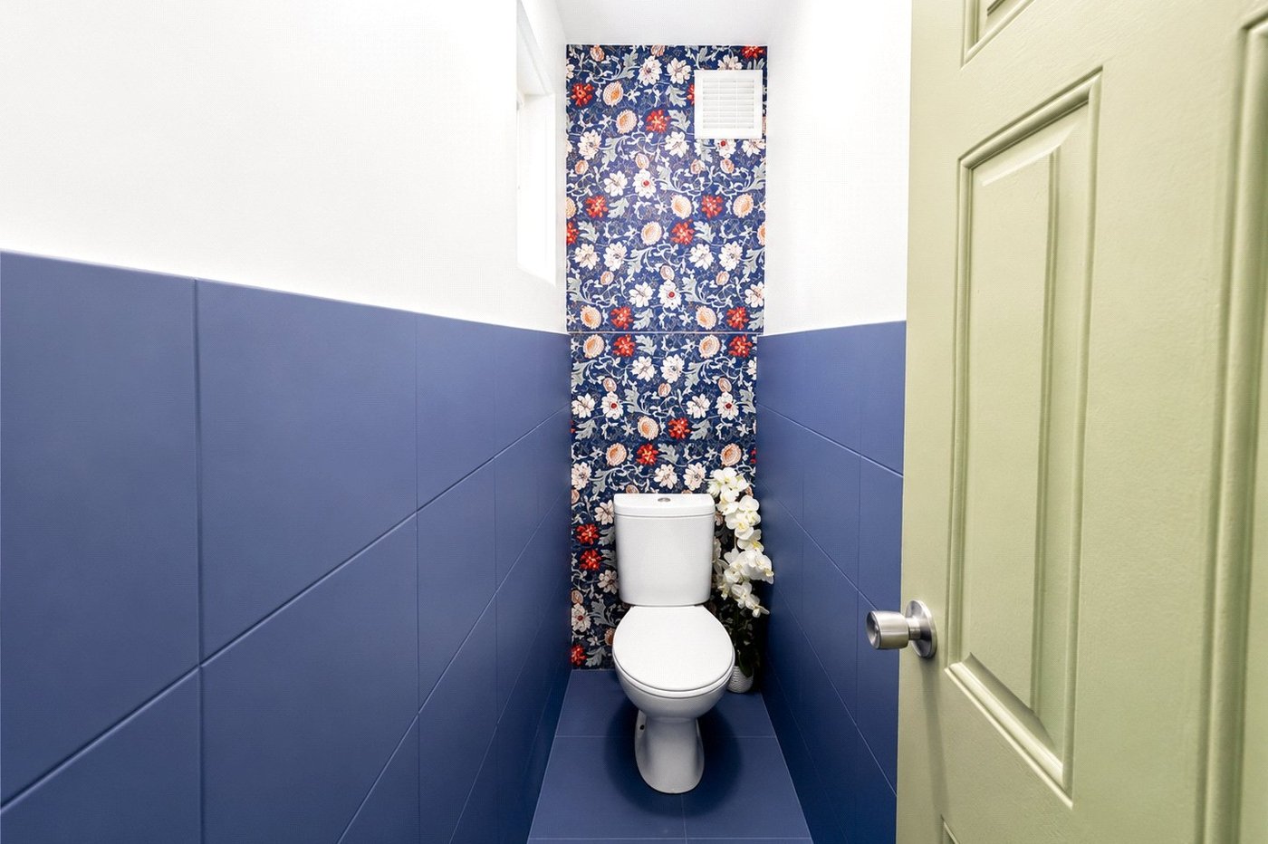2 bedroom property for sale in London | Robinson Jackson