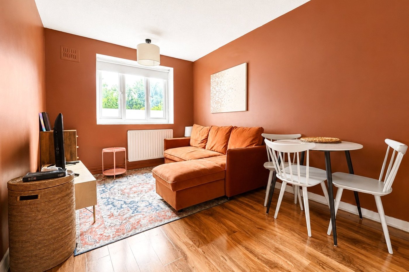 2 bedroom property for sale in London | Robinson Jackson