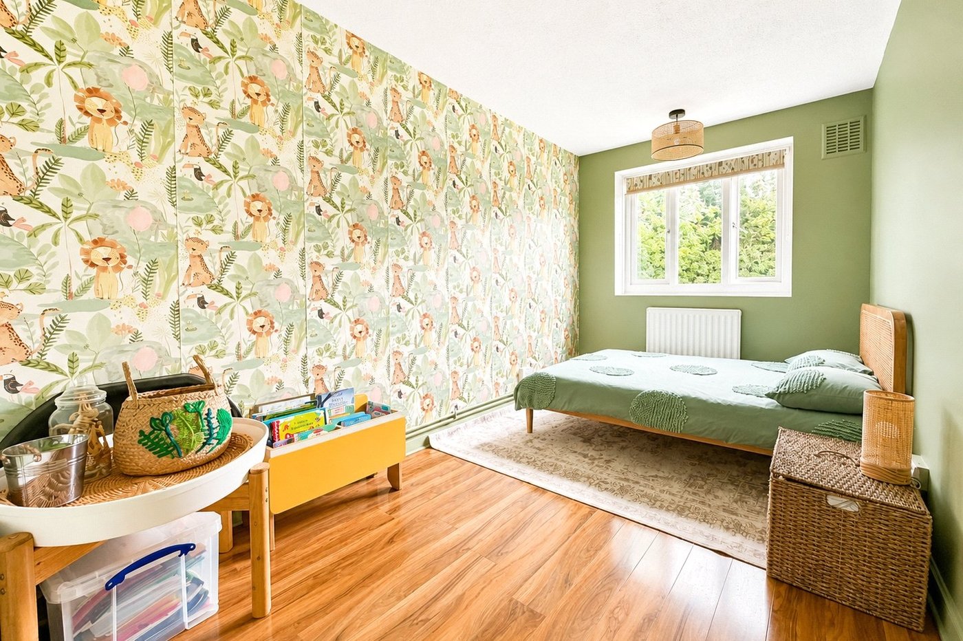 2 bedroom property for sale in London | Robinson Jackson