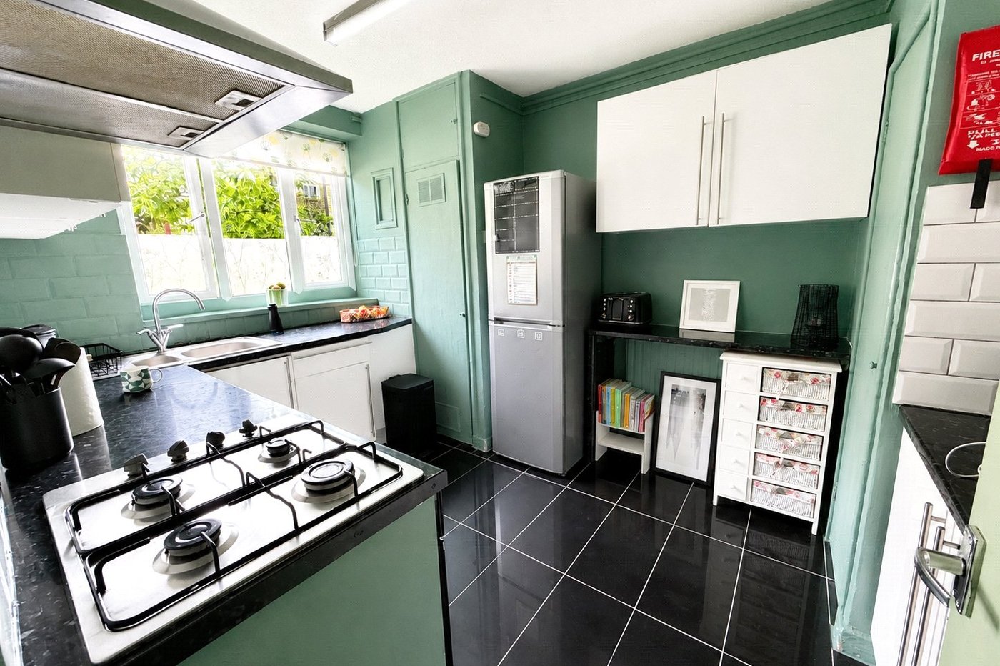 2 bedroom property for sale in London | Robinson Jackson
