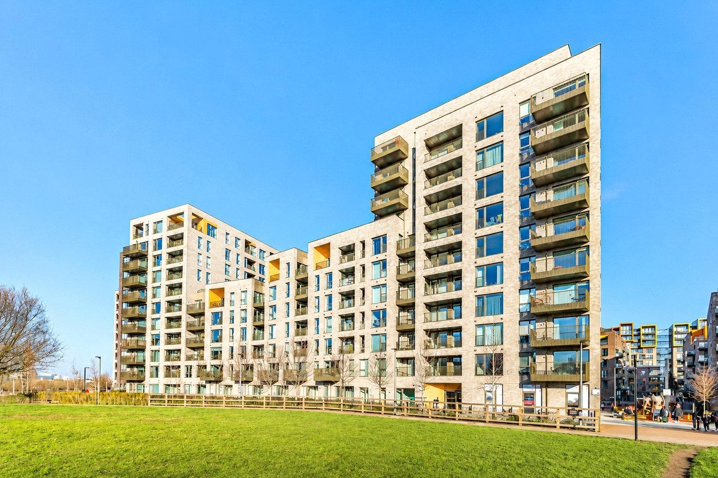 3 bedroom property for sale in London | Robinson Jackson