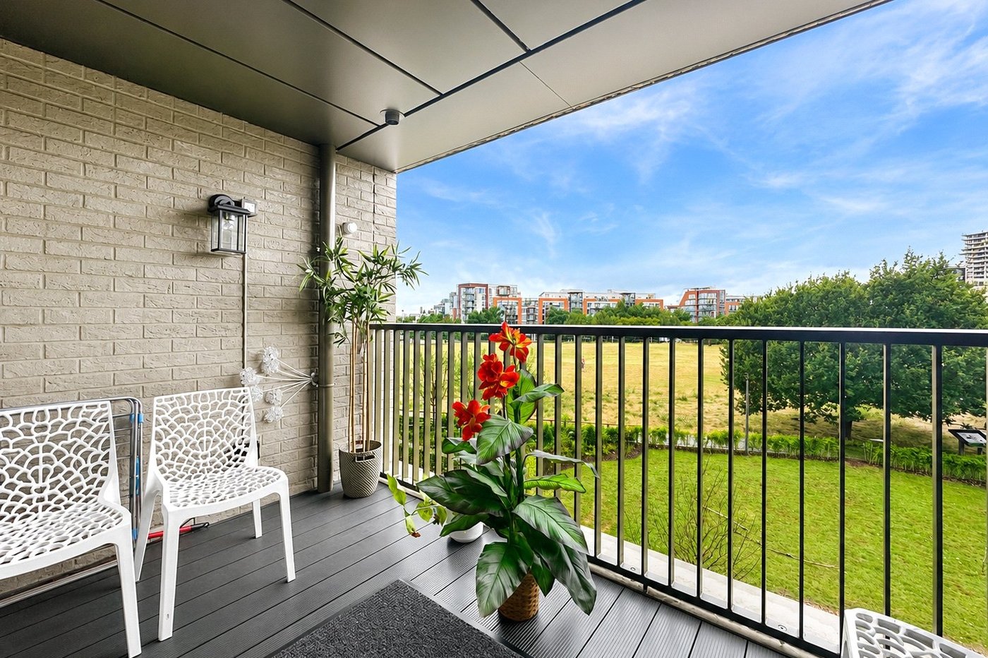 3 bedroom property for sale in London | Robinson Jackson