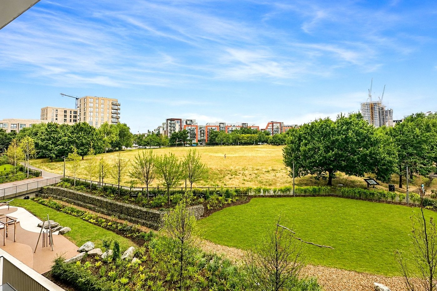 3 bedroom property for sale in London | Robinson Jackson