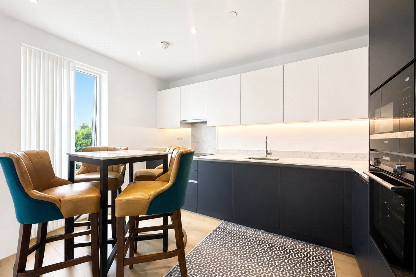 3 bedroom property for sale in London | Robinson Jackson