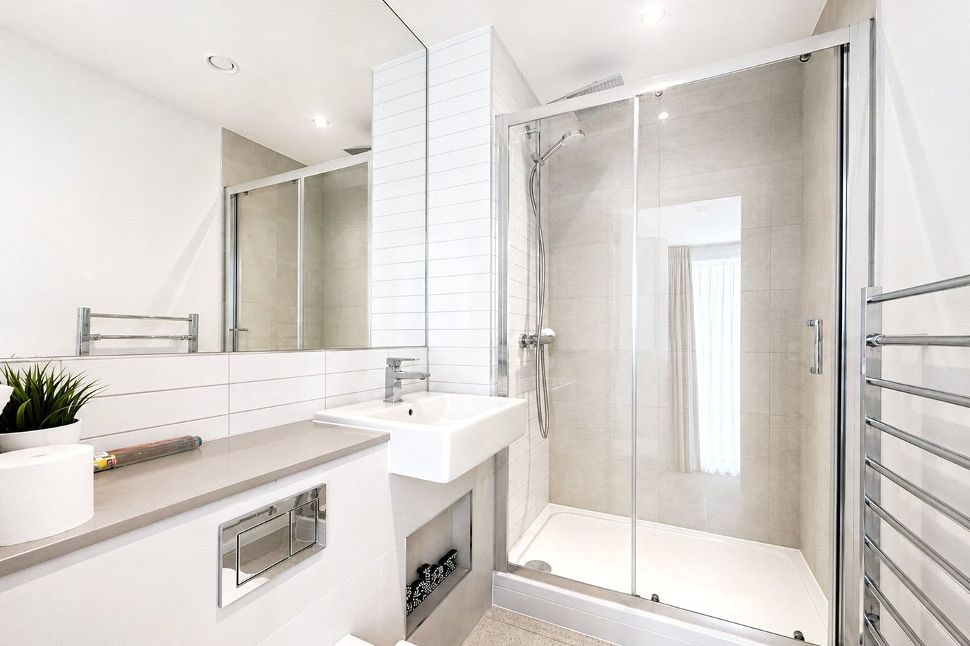3 bedroom property for sale in London | Robinson Jackson