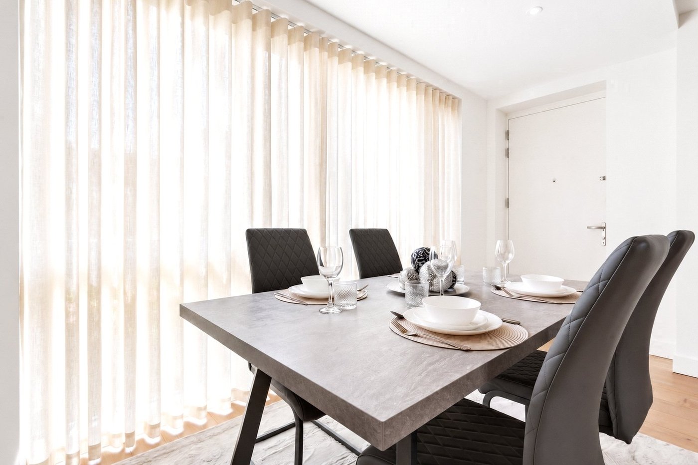 3 bedroom property for sale in London | Robinson Jackson