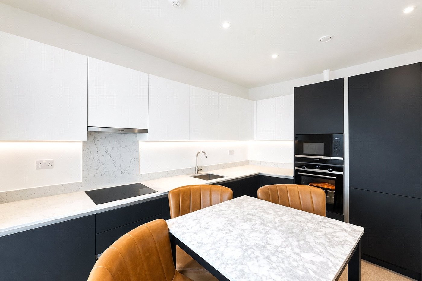 3 bedroom property for sale in London | Robinson Jackson