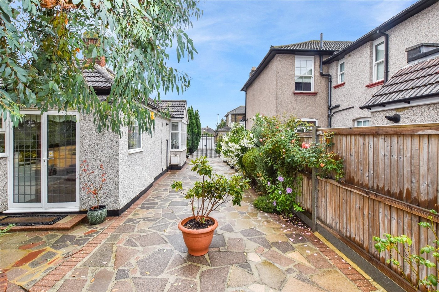 2 bedroom bungalow for sale in Bexleyheath | Robinson Jackson