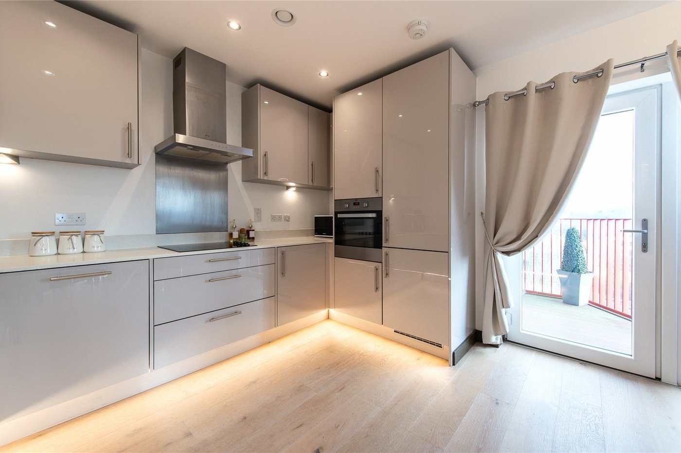 2 bedroom property for sale in Maidstone | Robinson Michael & Jackson