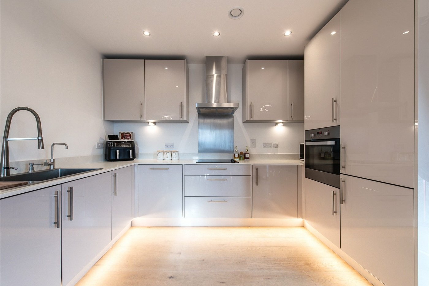 2 bedroom property for sale in Maidstone | Robinson Michael & Jackson