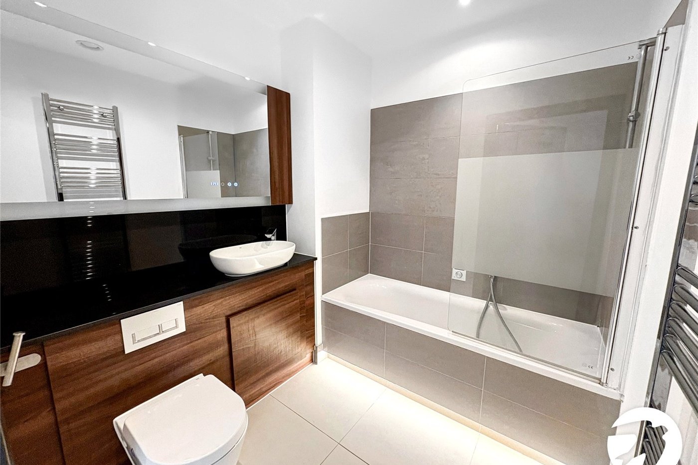 2 bedroom property for sale in Maidstone | Robinson Michael & Jackson