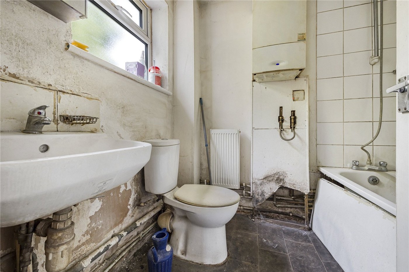 2 bedroom house for sale in Gravesend | Robinson Michael & Jackson
