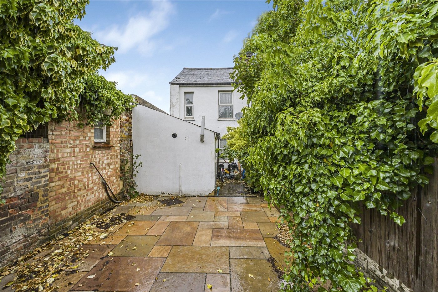 2 bedroom house for sale in Gravesend | Robinson Michael & Jackson