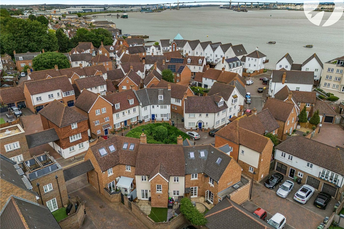 2 bedroom house for sale in Greenhithe | Robinson Jackson