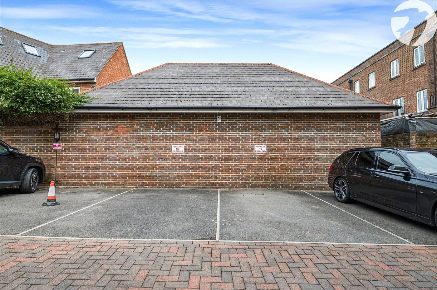 2 bedroom house for sale in Greenhithe | Robinson Jackson