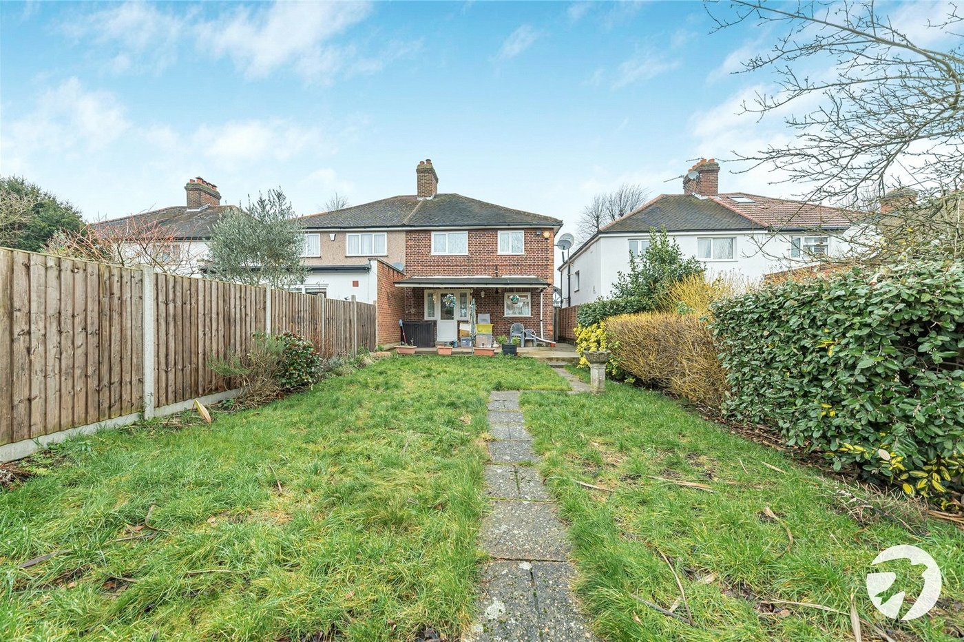 3 bedroom house for sale in London | Robinson Jackson