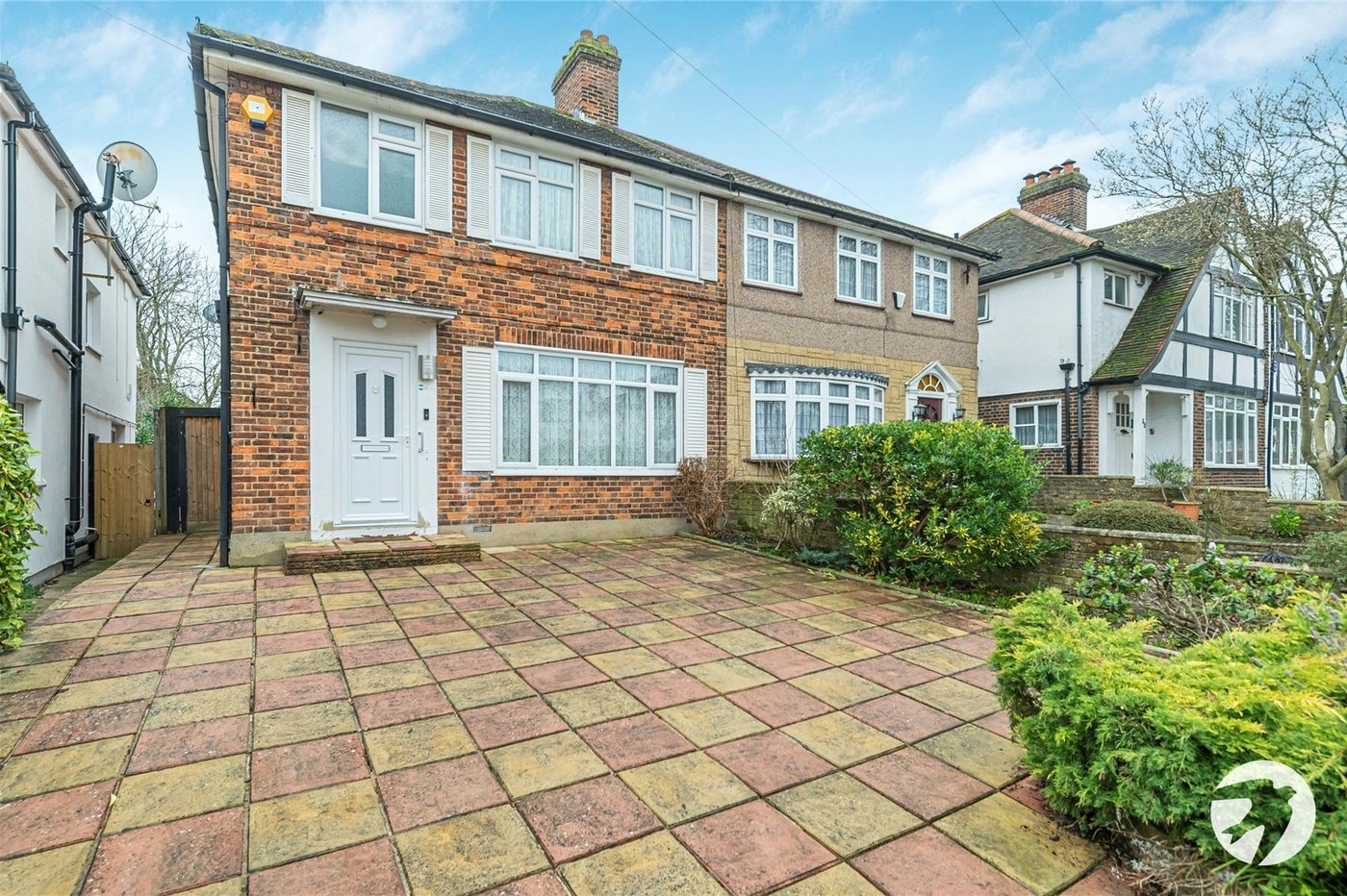 3 bedroom house for sale in London | Robinson Jackson