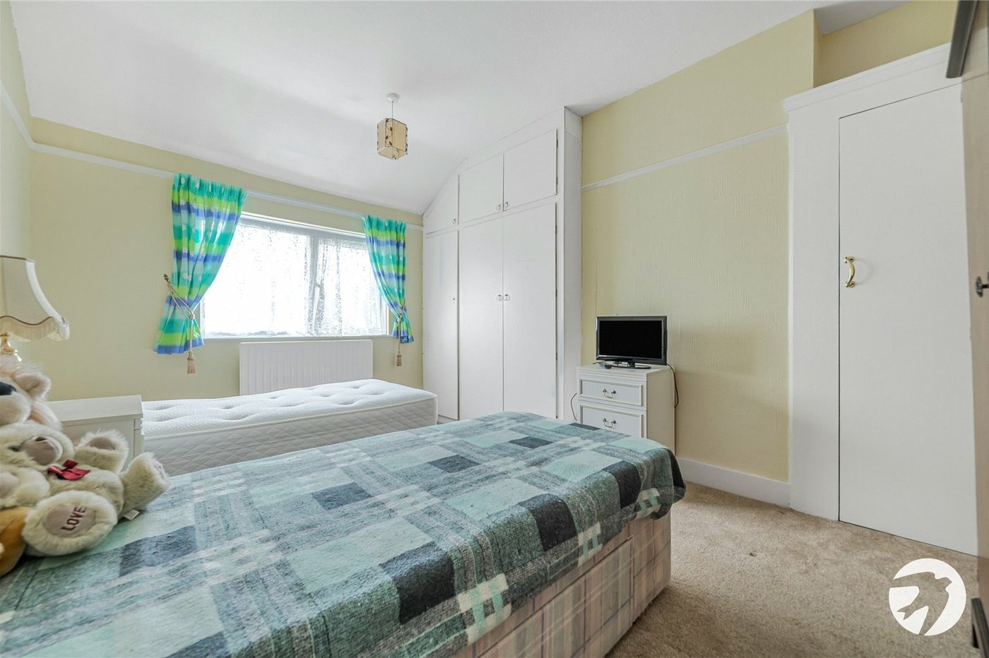 3 bedroom house for sale in London | Robinson Jackson