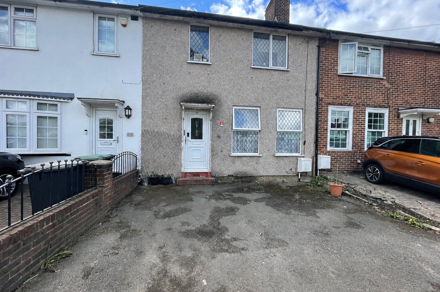 3 bedroom house for sale in London | Robinson Jackson